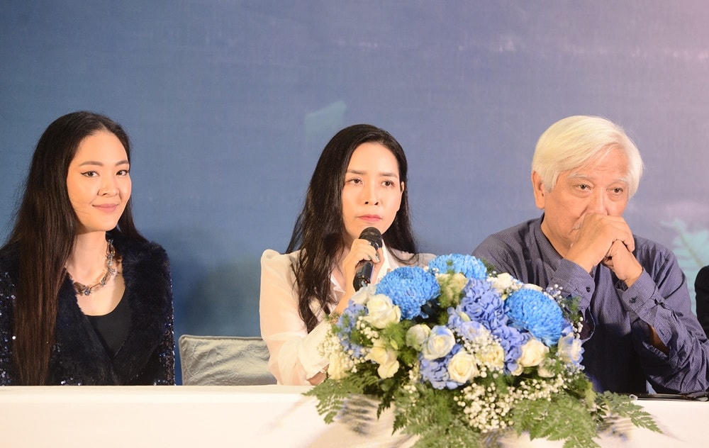 Trưởng ban cố vấn cuộc thi là nhà sử học Dương Trung Quốc (phải). Ảnh: Vietnamnet.