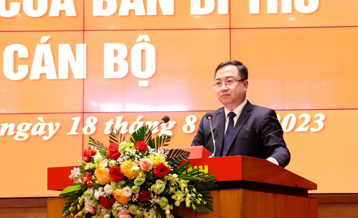 Ông Đặng Xuân Phương, Phó Bí thư Tỉnh ủy Quảng Ninh phát biểu nhận nhiệm vụ.