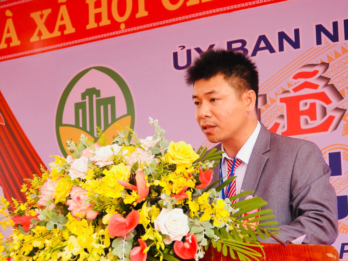 Ông Đào Đức Hoàn, Chủ tịch UBND xã Xuân Phú phát biểu tại buổi lễ.