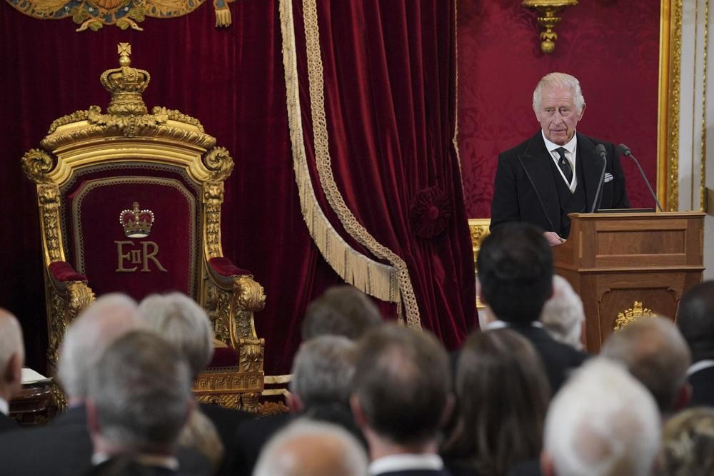 Vua Charles III trong Cuộc họp Hội đồng Cơ mật diễn ra ở Cung điện St James, thủ đô London, ngày 10/9. Ảnh: AP.