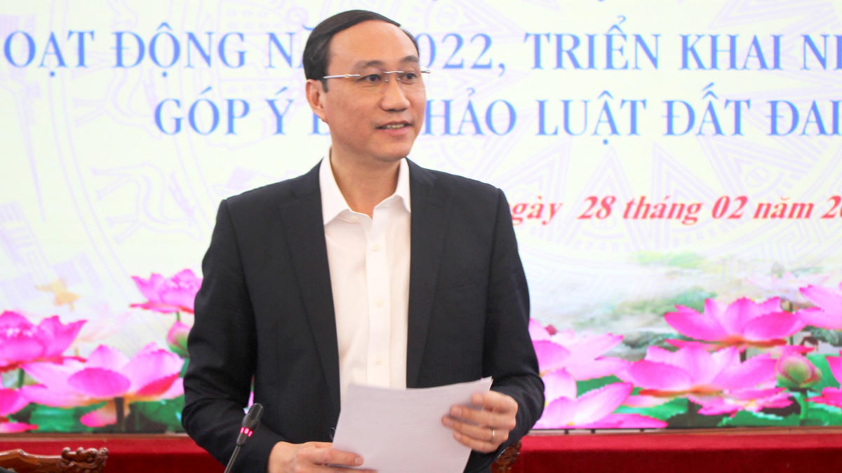 Phó Chủ tịch Phùng Khánh Tài phát biểu tại Hội nghị.