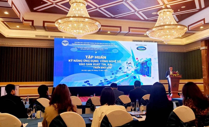 Ông Đặng Khắc Lợi, Phó Cục trưởng Cục Báo chí phát biểu khai mạc khóa tập huấn.