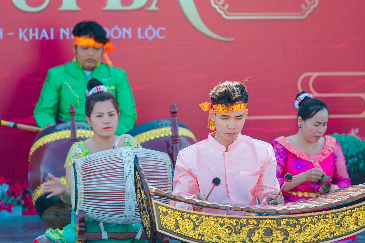 Nhiều di sản văn hoá phi vật thể được tái hiện độc đáo trên núi Bà Đen vào tháng 4