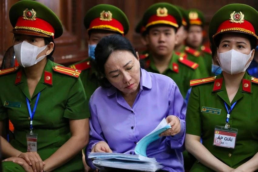 anh-bai-tren-trang-10.jpg