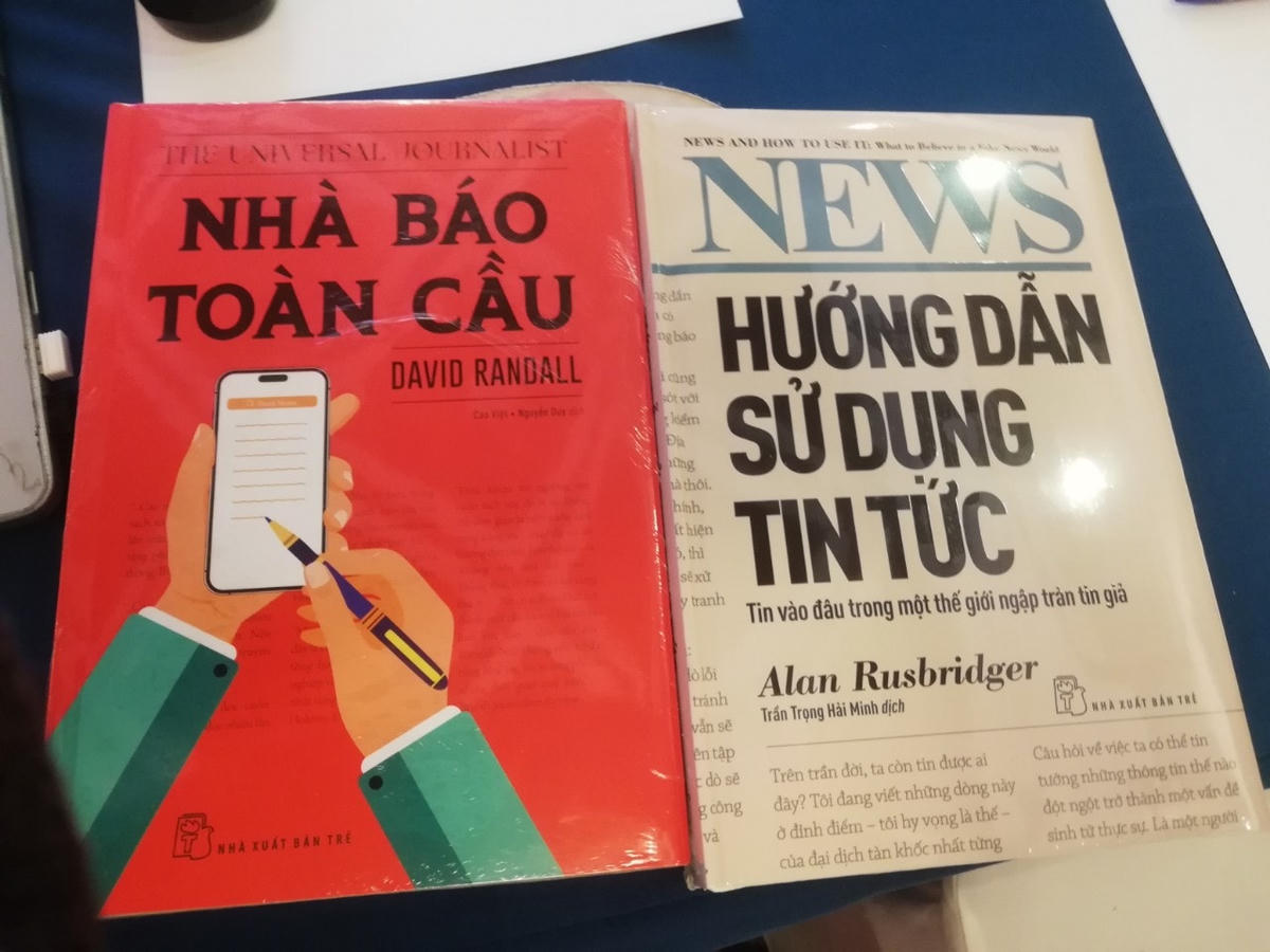Cuốn sách Nhà báo toàn cầu và Hướng dẫn sử dụng tin tức giúp các phóng viên, biên tập viên nâng cao nghiệp vụ trong quá trình tác nghiệp.