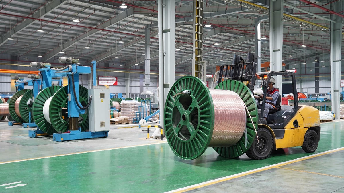 Bên trong Nhà máy CADIVI.