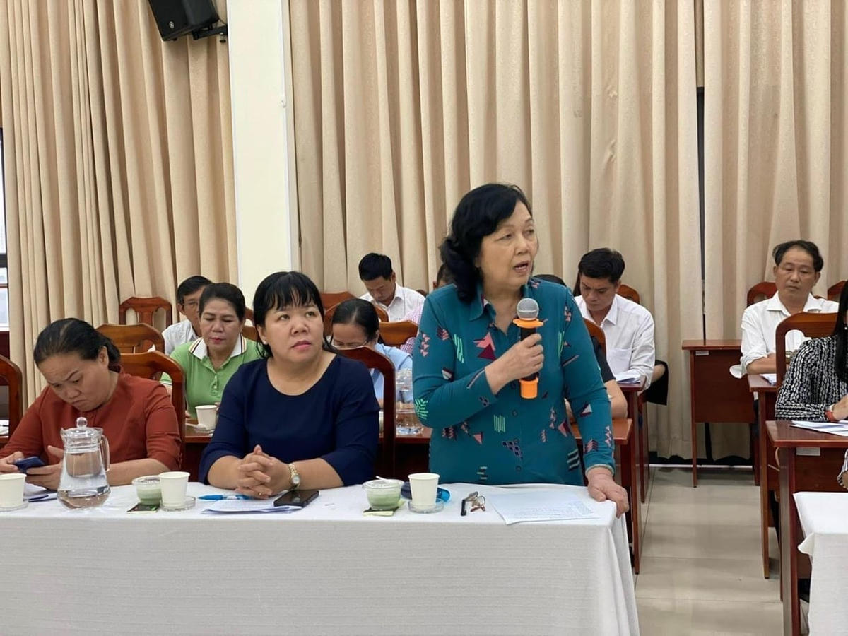 Nhiều đại biểu đề nghị cần giám sát chặt chẽ hoạt động thu - chi của các trường học.
