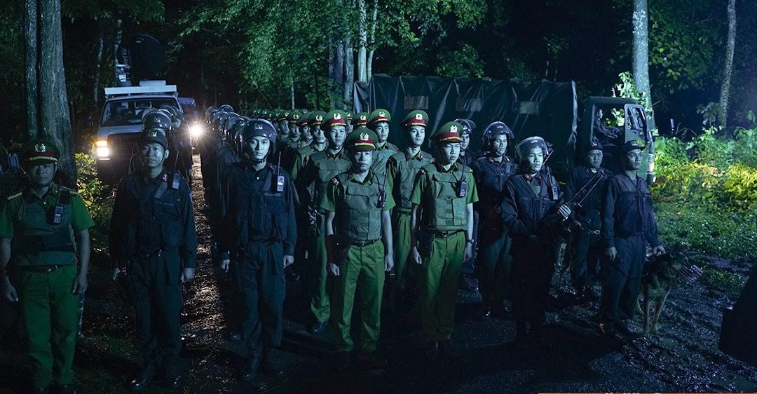 “Bão ngầm” là câu chuyện về hành trình điều tra bóc gỡ đường dây, tổ chức tội phạm ma túy xuyên quốc gia.