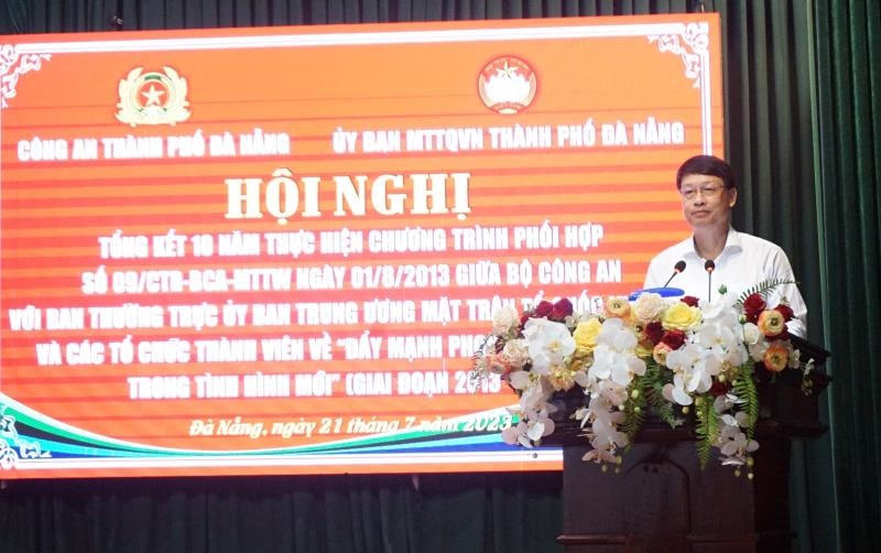 Chủ tịch Ủy ban MTTQ Việt Nam TP Đà Nẵng Ngô Xuân Thắng phát biểu khai mạc hội nghị. Ảnh: Công an Đà Nẵng.