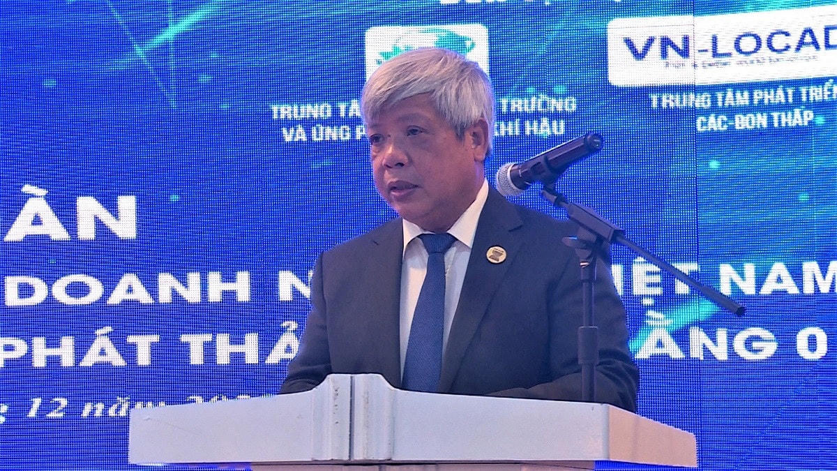 TS. Nguyễn Linh Ngọc - Chủ tịch Hội Nước sạch và Môi trường Việt Nam phát biểu khai mạc Diễn đàn.