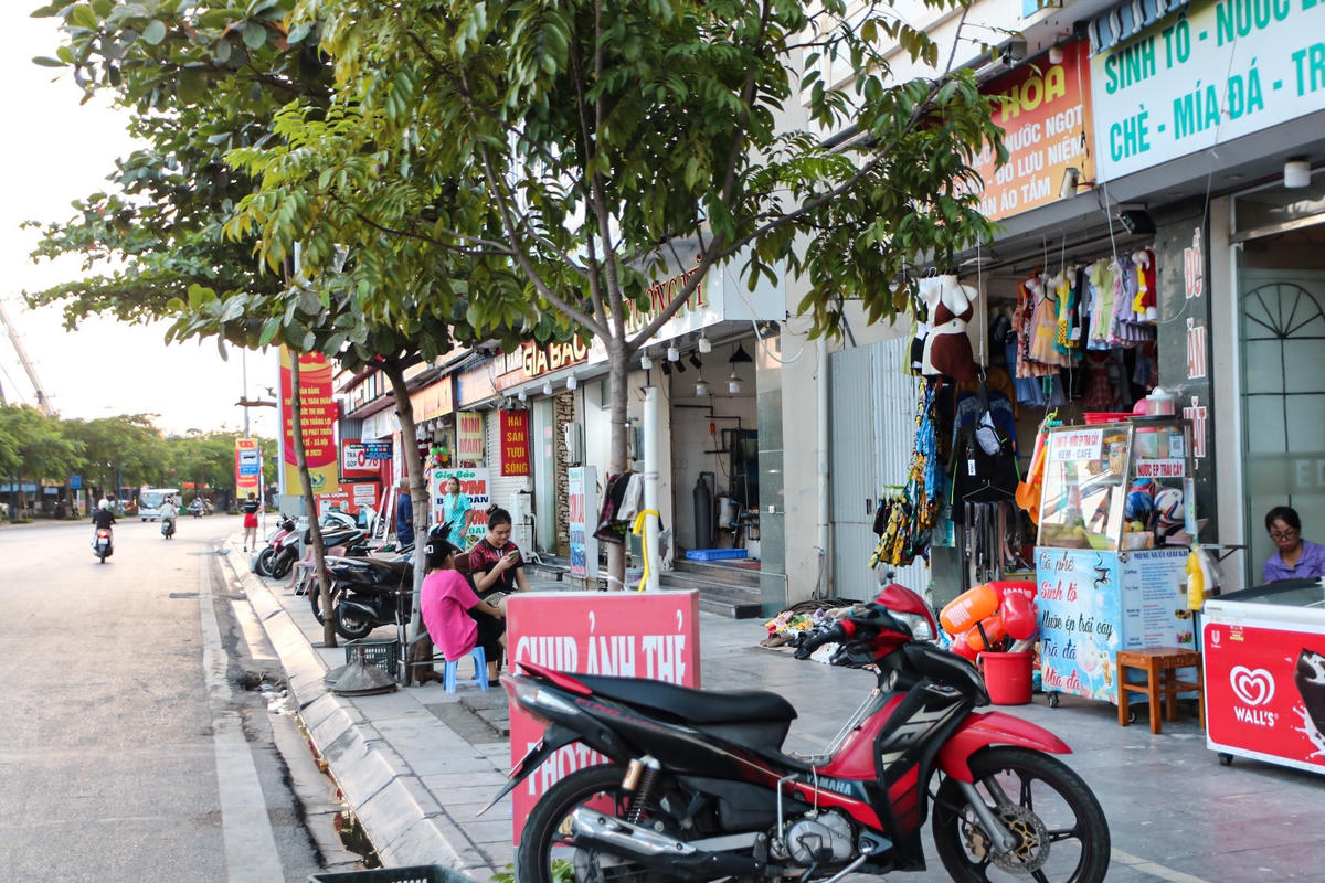 Nhiều hộ kinh doanh tại khu du lịch Bãi Cháy thông tin, mùa này chỉ có lác đác khách du lịch vào cuối tuần.