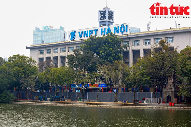 Hà Nội sẽ bắn pháo hoa trong đêm giao thừa tết Nguyên đán Quý Mão ở 31 điểm (riêng hồ Gươm 2 điểm), trong đó 7 điểm tầm cao và 24 điểm tầm thấp.