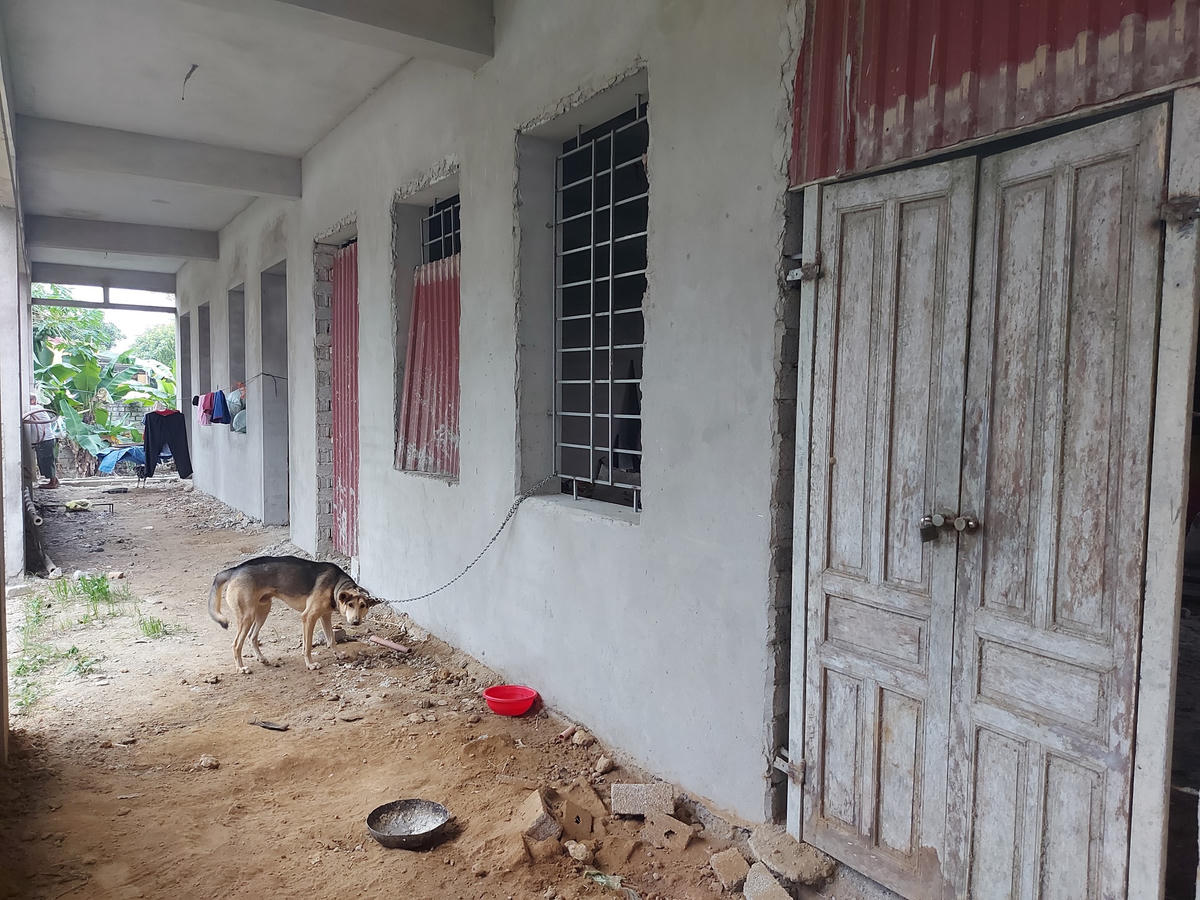 Việc không thực hiện bàn giao đúng tiến độ đã khiến cô trò trường THCS Thiệu Vũ không có phòng học để sử dụng, ảnh hưởng không nhỏ đến công tác dạy và học của nhà trường.