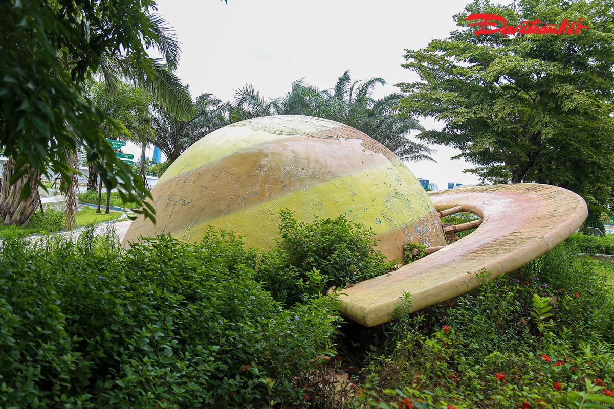 Đặc biệt, dù công trình được đầu tư khá lớn nhưng do không được chăm chút cẩn thận, cộng với khoảng thời gian bỏ hoang trong dịch Covid-19 nhiều hạng mục trong dự án cũng đã xuống cấp.