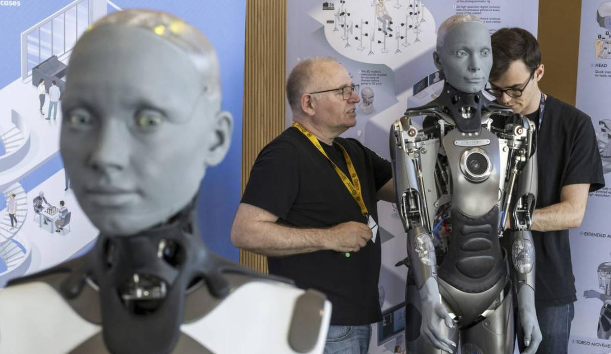 Robot trưng bày tại hội nghị AI do Liên hợp quốc tổ chức ở Thụy Sĩ, tháng 7/2023. Ảnh: AFP.