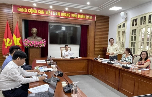 Thứ trưởng Hoàng Đạo Cương làm việc với các đơn vị thực hiện chương trình.