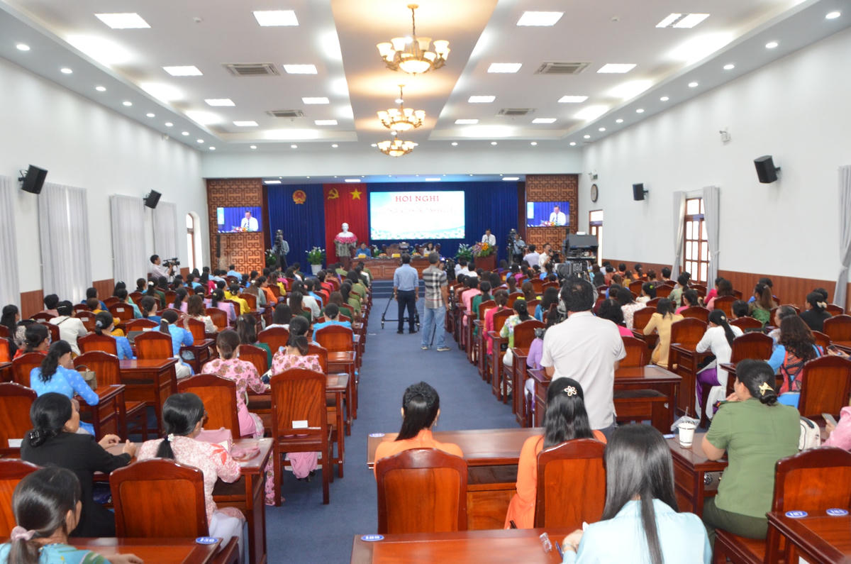 Quang cảnh buổi đối thoại.
