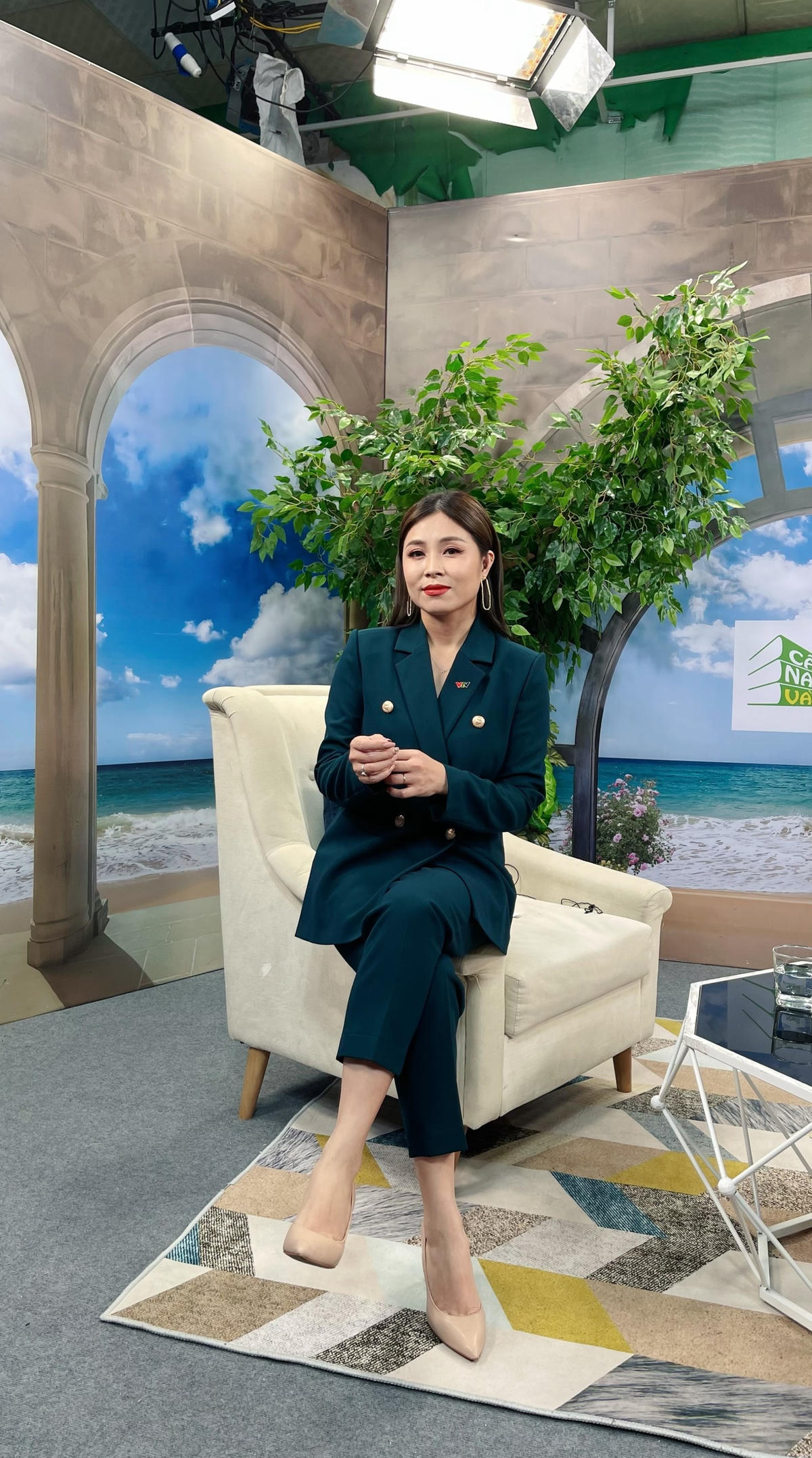 Hoàng Linh nói rằng kể cả cô có muốn thì cũng không thể kiểm soát được những tin đồn vây quanh cuộc sống của mình. 