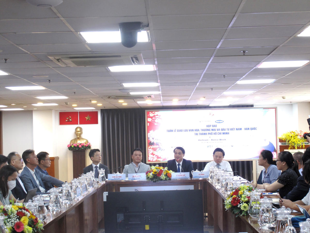 Đại diện các sở ngành thông tin về VKW.