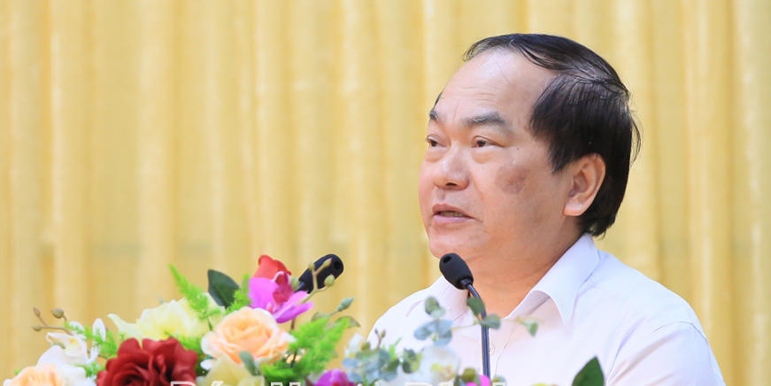 PGS, TS Nguyễn Văn Giang tham luận tại Hội thảo.