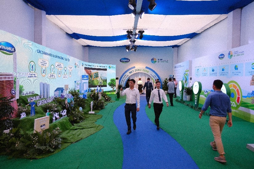 Vinamilk là Công ty Sữa đầu tiên tại Việt Nam có nhà máy và trang trại đạt chứng nhận trung hòa Carbon