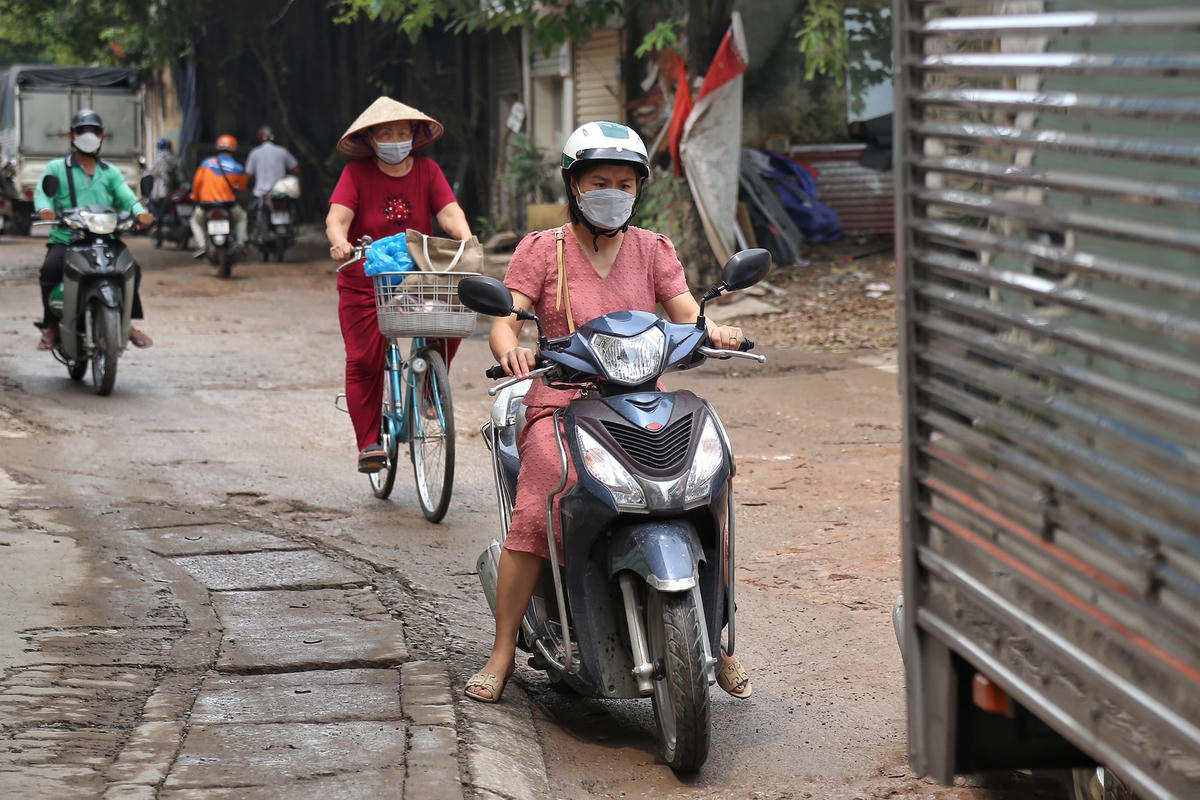 Hà Nội: Dân khổ sở vì tuyến đường liên xã thuộc huyện Thanh Trì xuống cấp trầm trọng