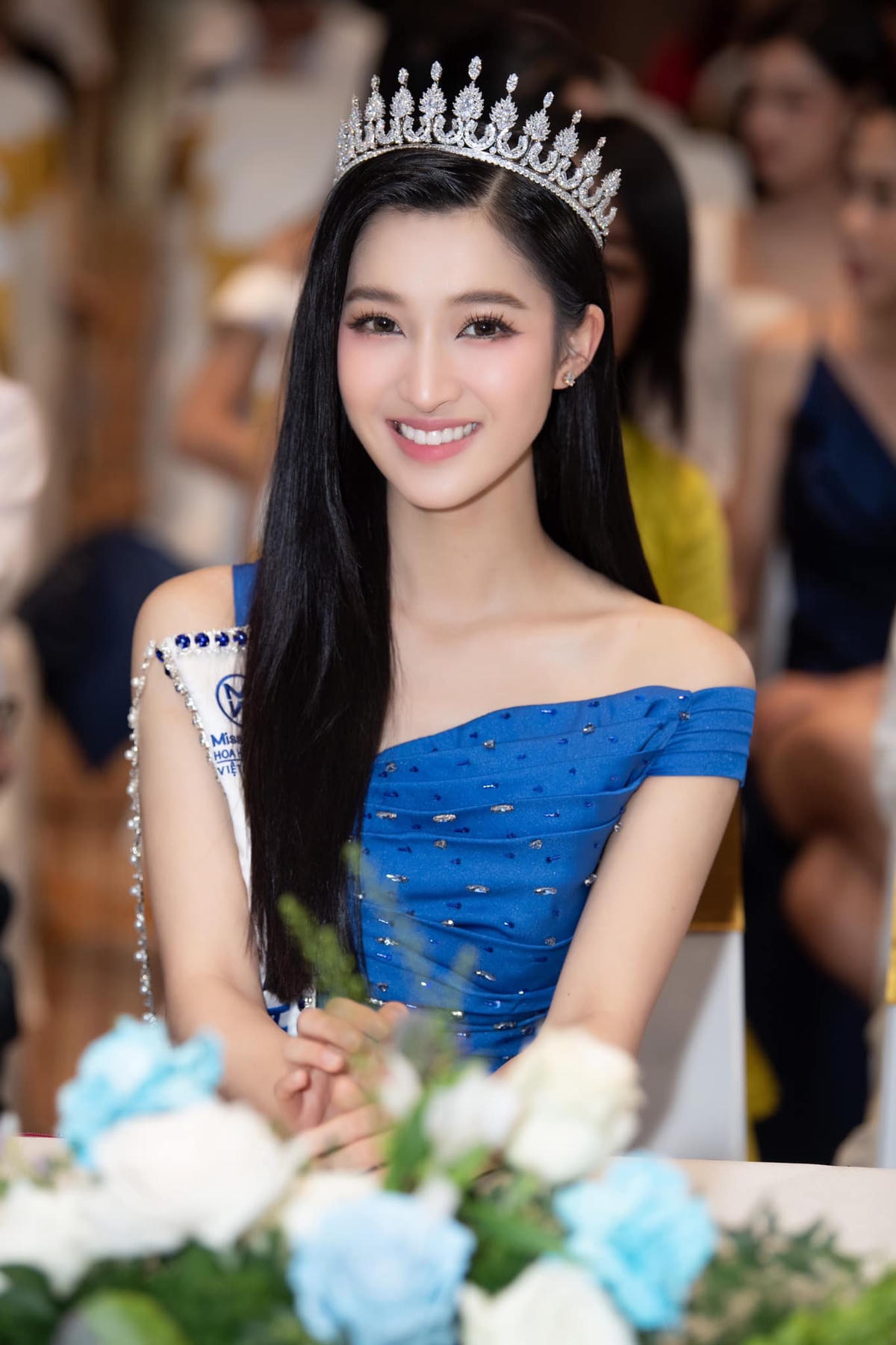 Nguyễn Phương Nhi đoạt danh hiệu Á hậu 2 cuộc thi Miss World Việt Nam 2022. Được nhiều người biết đến sau cuộc thi, Á hậu Phương Nhi thu hút sự chú ý của đông đảo fan sắc đẹp.
