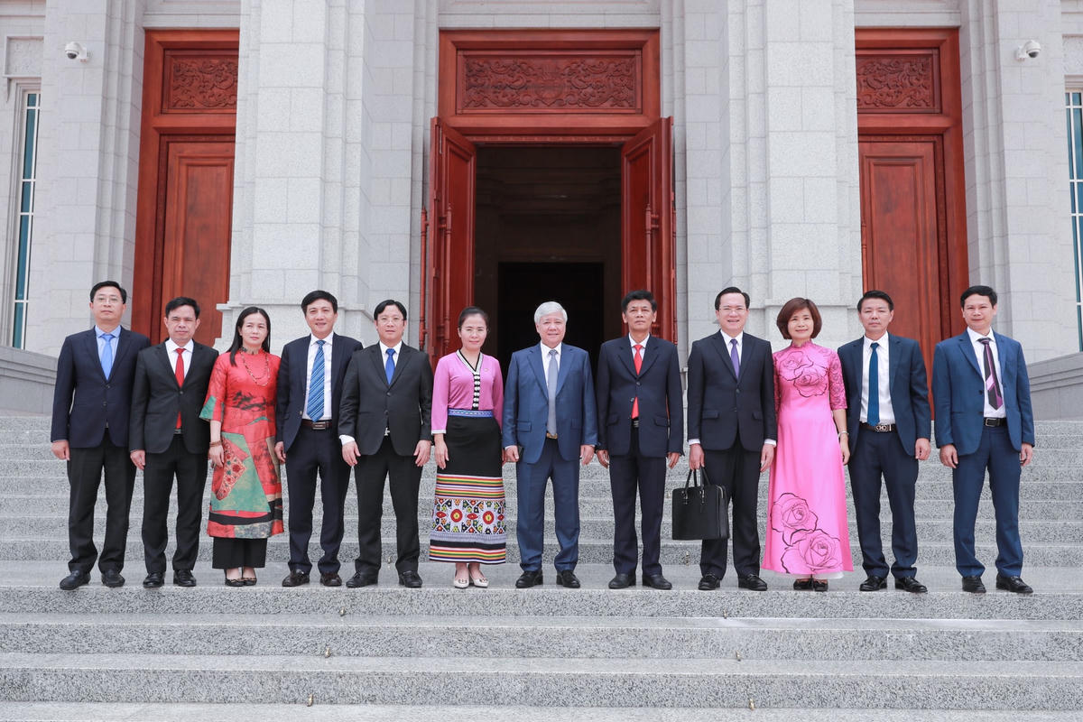 Đoàn đại biểu cấp cao UBTƯ MTTQ Việt Nam tại Lào. Ảnh: Quang Vinh.