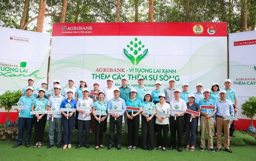 Agribank tại Lễ phát động chương trình trồng cây xanh tại tỉnh Tuyên Quang.