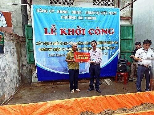 Hộ gia đình có công với cách mạng được hỗ trợ xây mới nhà ở.
