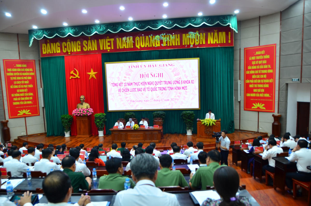 Hội nghị ghi nhận nhiều ý kiến đóng góp của địa phương.