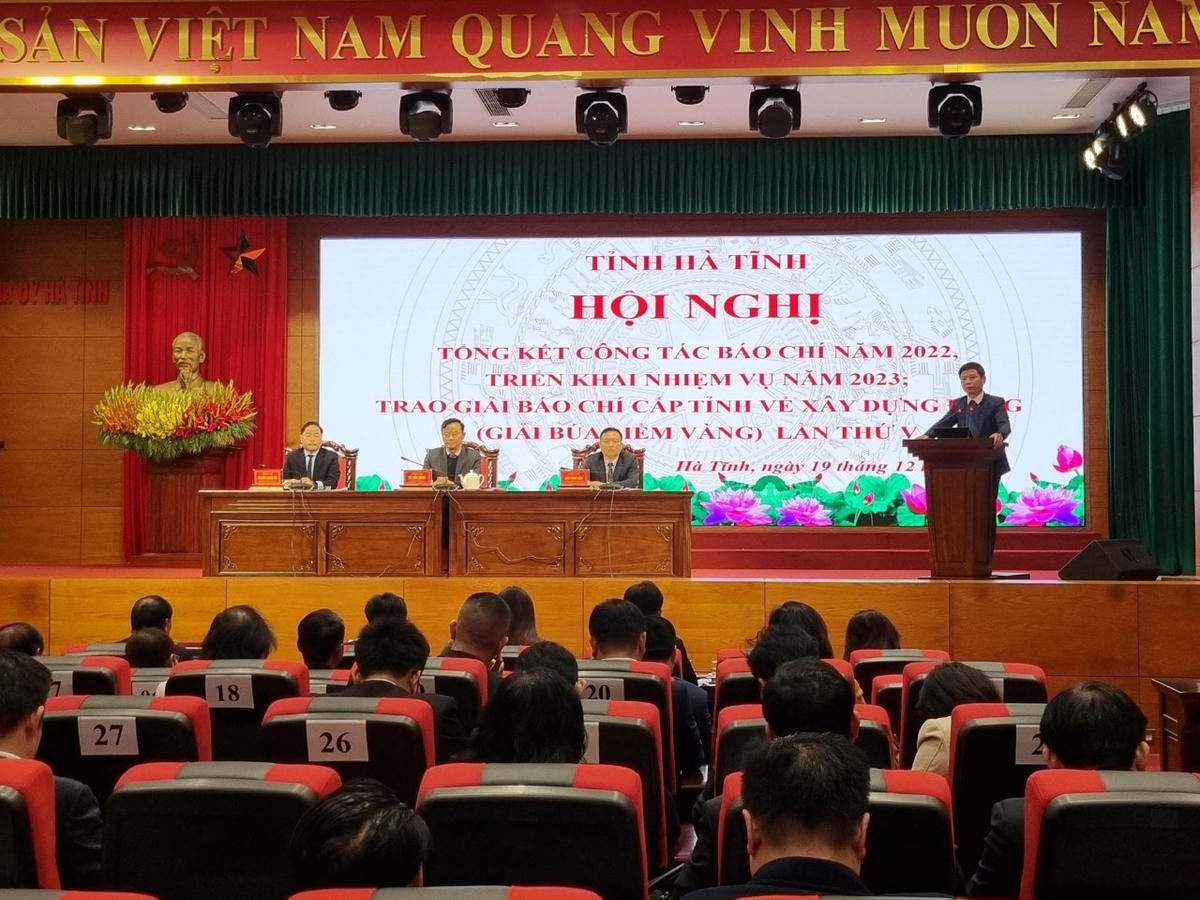 Toàn cảnh hội nghị.