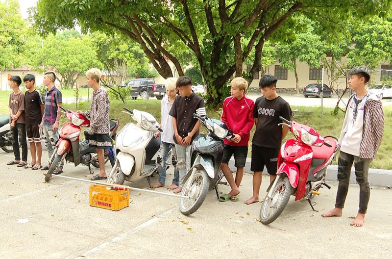 Các thanh niên tham gia vụ việc gây rối TTCC trên địa bàn TP Ninh Bình vào tối 16/7.
