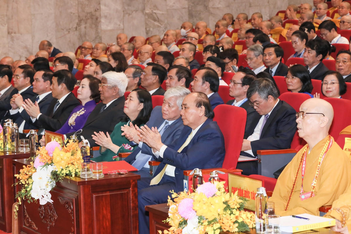 Chủ tịch nước Nguyễn Xuân Phúc, Chủ tịch UBTƯ MTTQ Việt Nam cùng lãnh đạo, nguyên lãnh đạo Đảng, Nhà nước, MTTQ Việt Nam tham dự Đại hội.