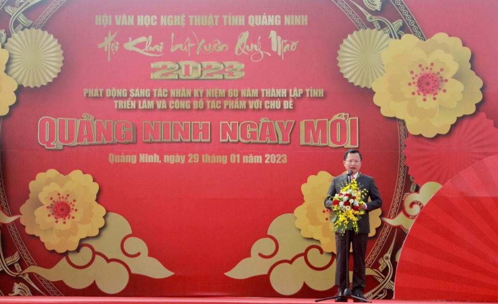 Lãnh đạo tỉnh Quảng Ninh phát biểu tại Lễ phát động sáng tác nhân kỷ niệm 60 năm thành lập tỉnh (30/10/1963-30/10/2023). Ảnh: QMG.