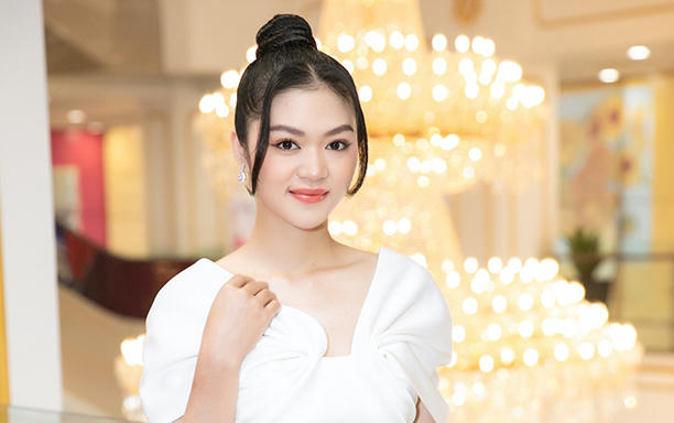 Người đẹp Võ Thị Thương - Top 20 Miss World Vietnam 2022 cũng vừa chính thức ghi danh tham gia Miss Grand Viet Nam.