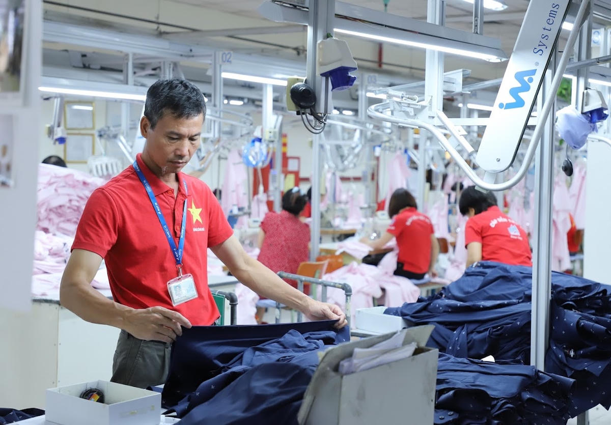 Tổng Công ty May 10 đặt mục tiêu đến năm 2025 sử dụng nguyên liệu có nguồn gốc tự nhiên. Ảnh: Quang Vinh.