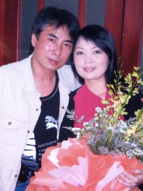 NSND Thái Bảo có cuộc sống hôn nhân đáng mơ ước với NSƯT Anh Tuấn là trưởng đoàn tại Nhà hát ca múa nhạc Việt Nam.