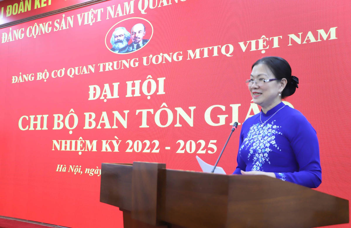 Phó Chủ tịch Trương Thị Ngọc Ánh phát biểu tại Đại hội.