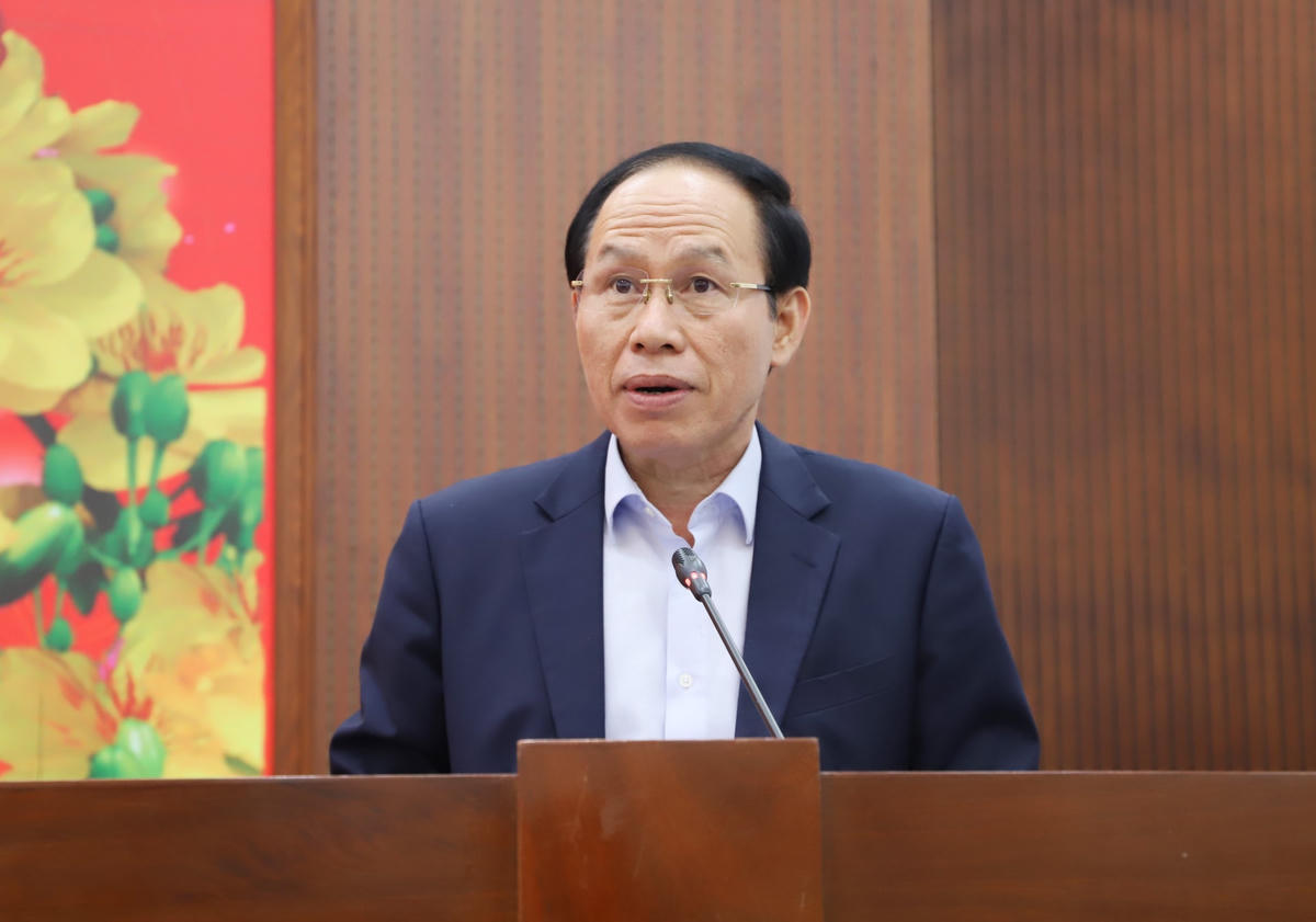 Phó Chủ tịch - Tổng Thư ký Lê Tiến Châu thông báo tóm tắt về tình hình kinh tế - xã hội của đất nước và kết quả công tác Mặt trận năm 2022, nhiệm vụ trọng tâm công tác năm 2023.