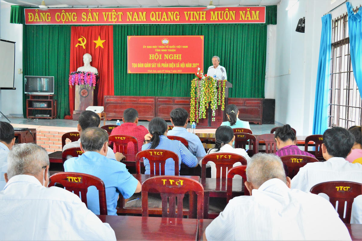  Quang cảnh hội nghị.