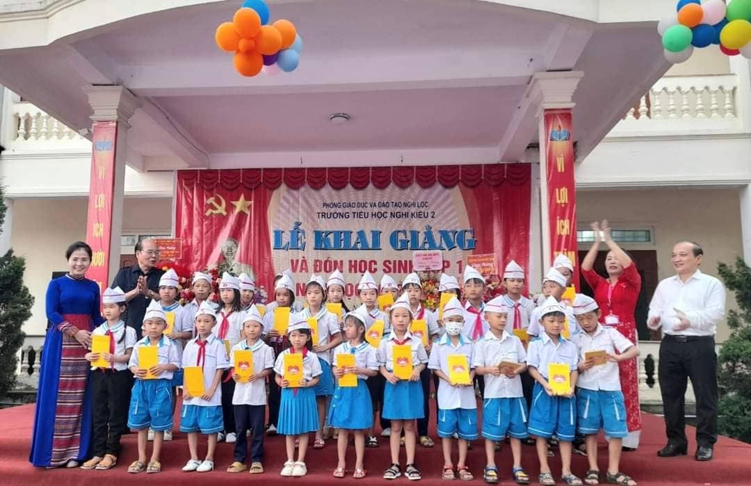 800 ngàn học sinh Nghệ An bước vào năm học mới