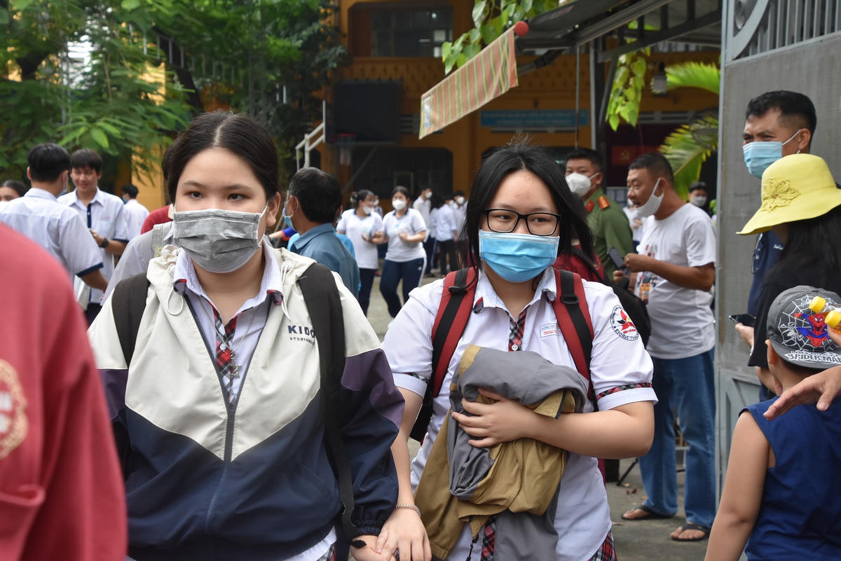 Kết thúc môn thi tổ hợp vào sáng nay, các thí sinh sẽ làm môn thi cuối là Ngoại ngữ vào buổi chiều, thời gian làm bài từ 14h30. 