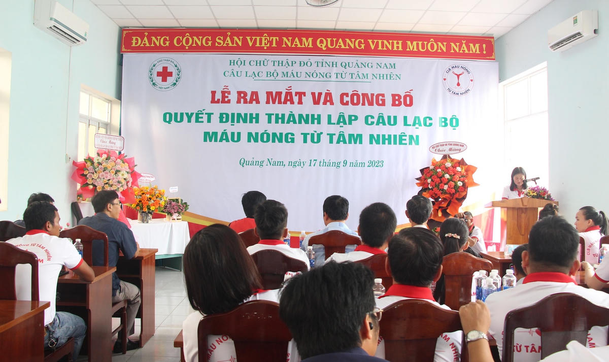 Quang cảnh buổi ra mắt CLB máu nóng Từ Tâm Nhiên.