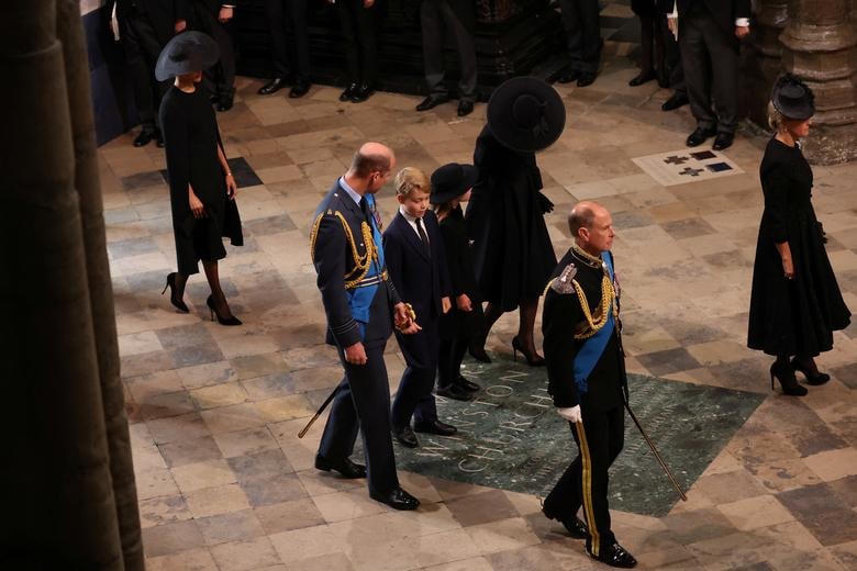 Thái tử William, Công nương xứ Wales Catherine, Hoàng tử George và Công chúa Charlotte tại Tu viện Westminster.