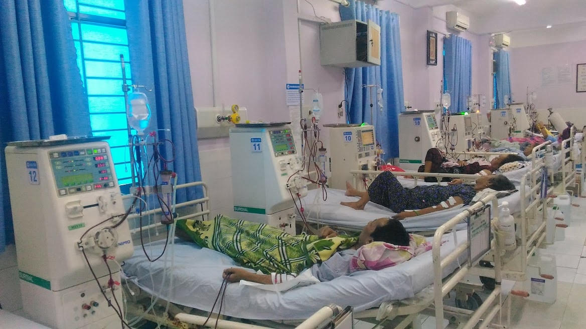 Bệnh nhân điều trị lọc thận tại Bệnh viện Thành phố Thủ Đức. Ảnh: TTXVN.
