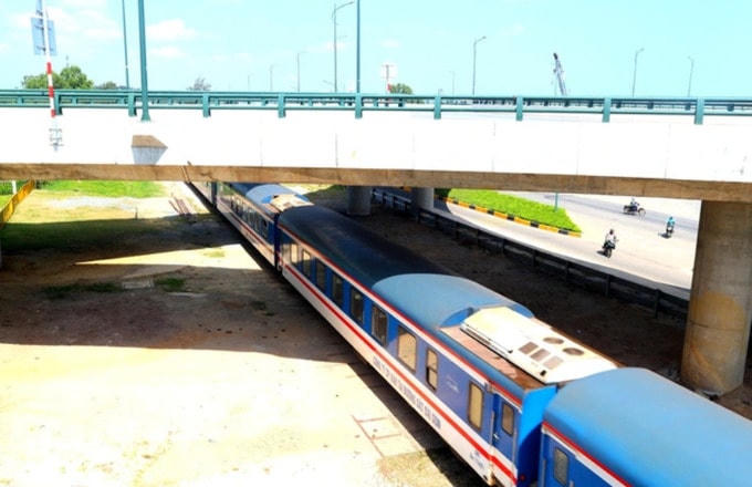 Bộ GTVT đề nghị Quảng Trị nghiên cứu phương án xây dựng nút giao khác mức (cầu vượt, hầm chui) giữa đường bộ đô thị với tuyến đường sắt quốc gia nhằm đảm bảo ATGT. (Ảnh minh họa).