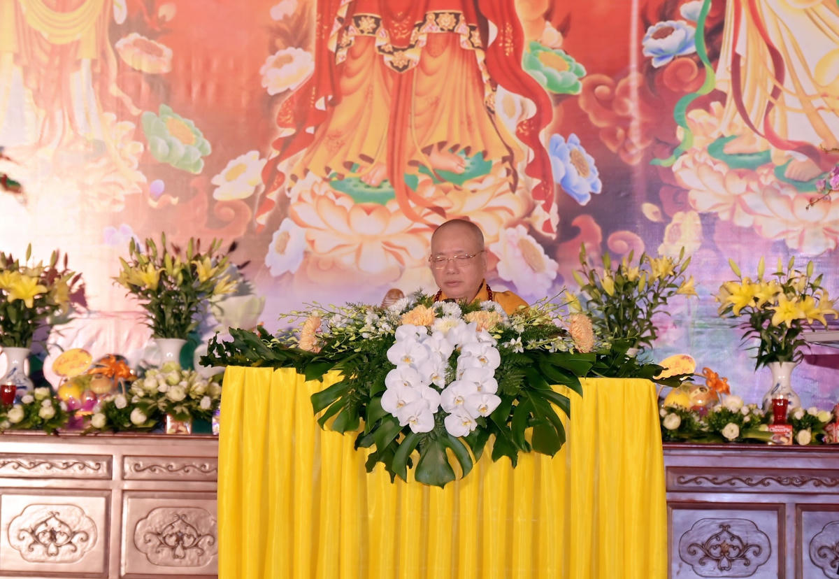 Hoà thượng Thích Thanh Đạt thuyết giảng về ý nghĩa của lễ Vu lan báo hiếu.