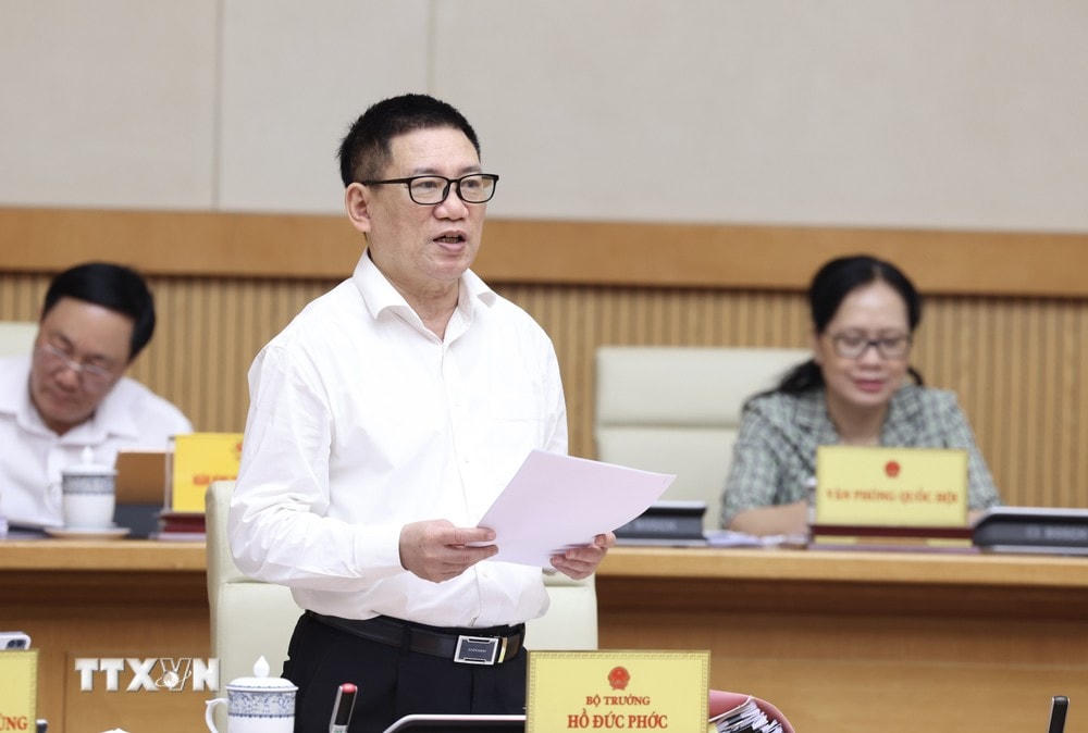 Bộ trưởng Bộ Tài chính Hồ Đức Phớc phát biểu. (Ảnh: Dương Giang/-TTXVN) ttxvn_hop chinh phu.jpeg