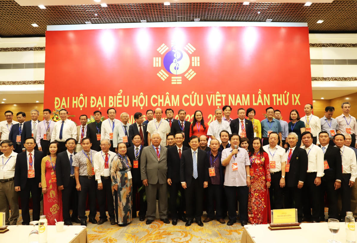 Ban Chấp hành Hội Châm cứu Việt Nam khóa IX ra mắt Đại hội.